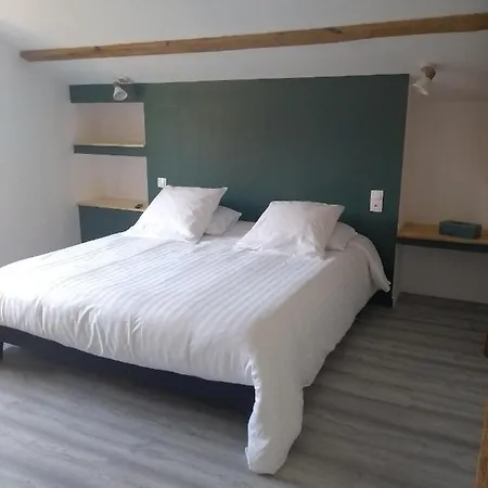 La Maison De Pescate לינה וארוחת בוקר
