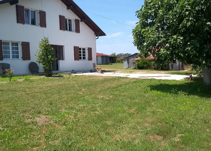 Bed & Breakfast La Maison De Pescate 3*